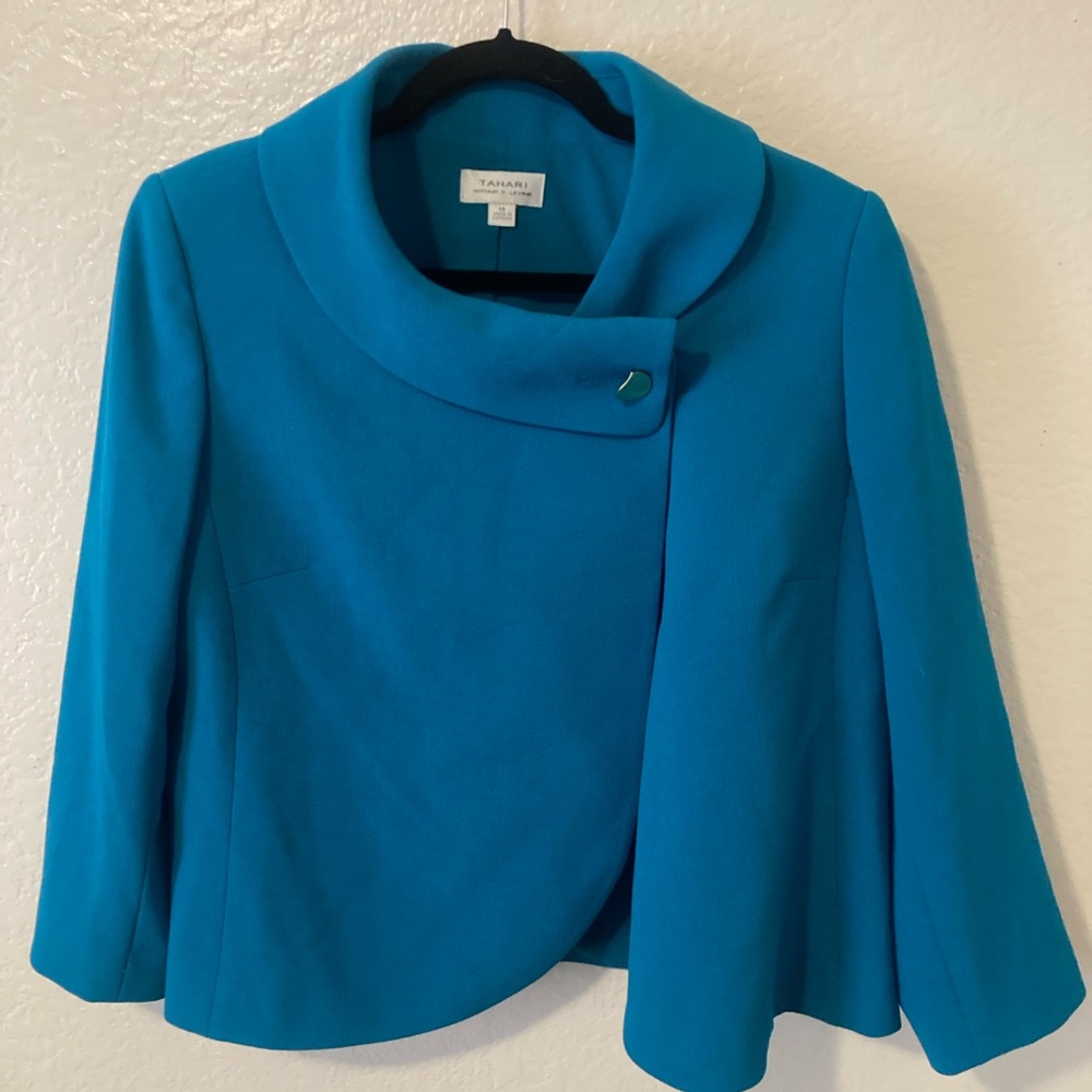 Tahari Teal Women's teal pant suit